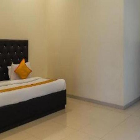 Hotel O Marigold Surat Ngoại thất bức ảnh