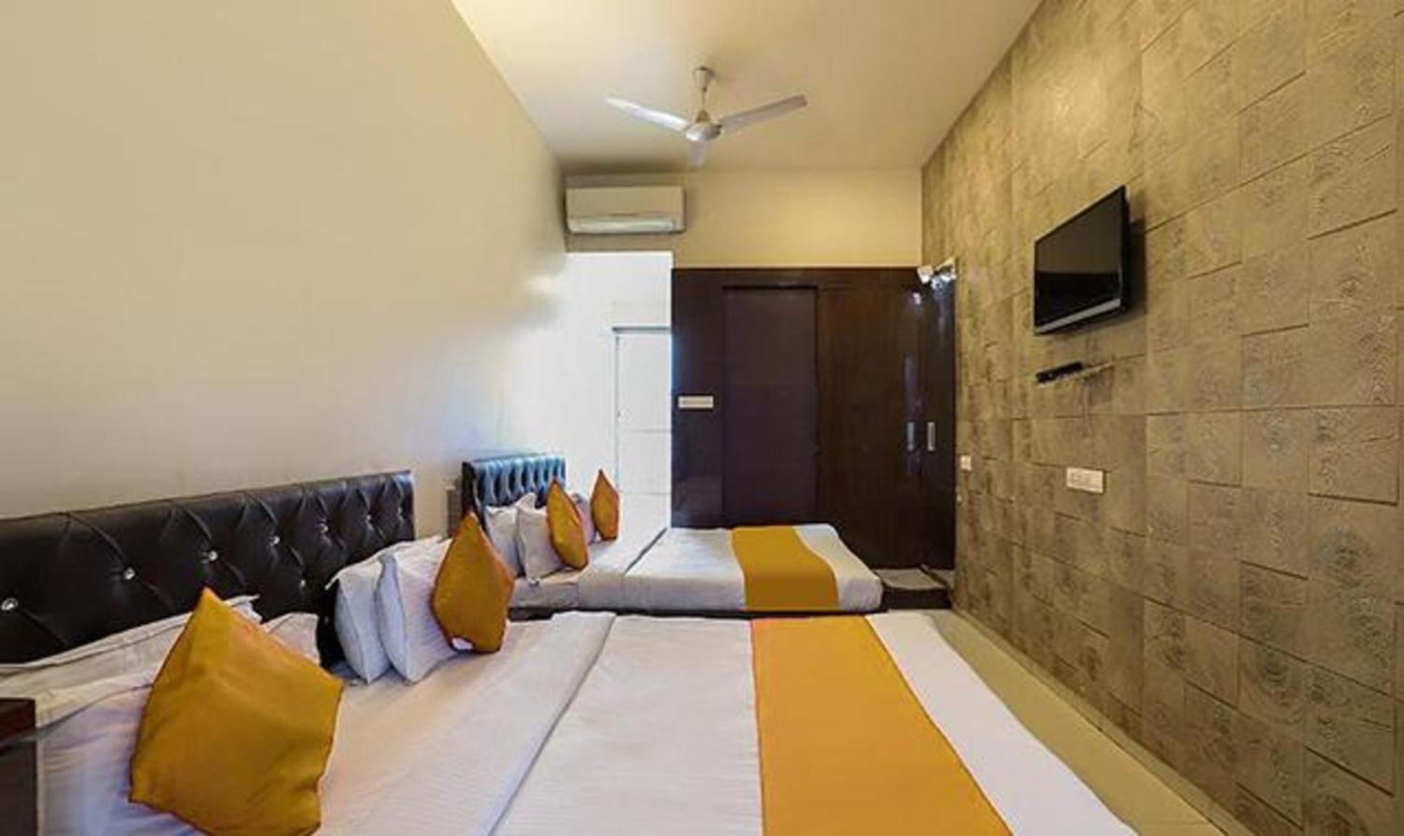 Hotel O Marigold Surat Ngoại thất bức ảnh
